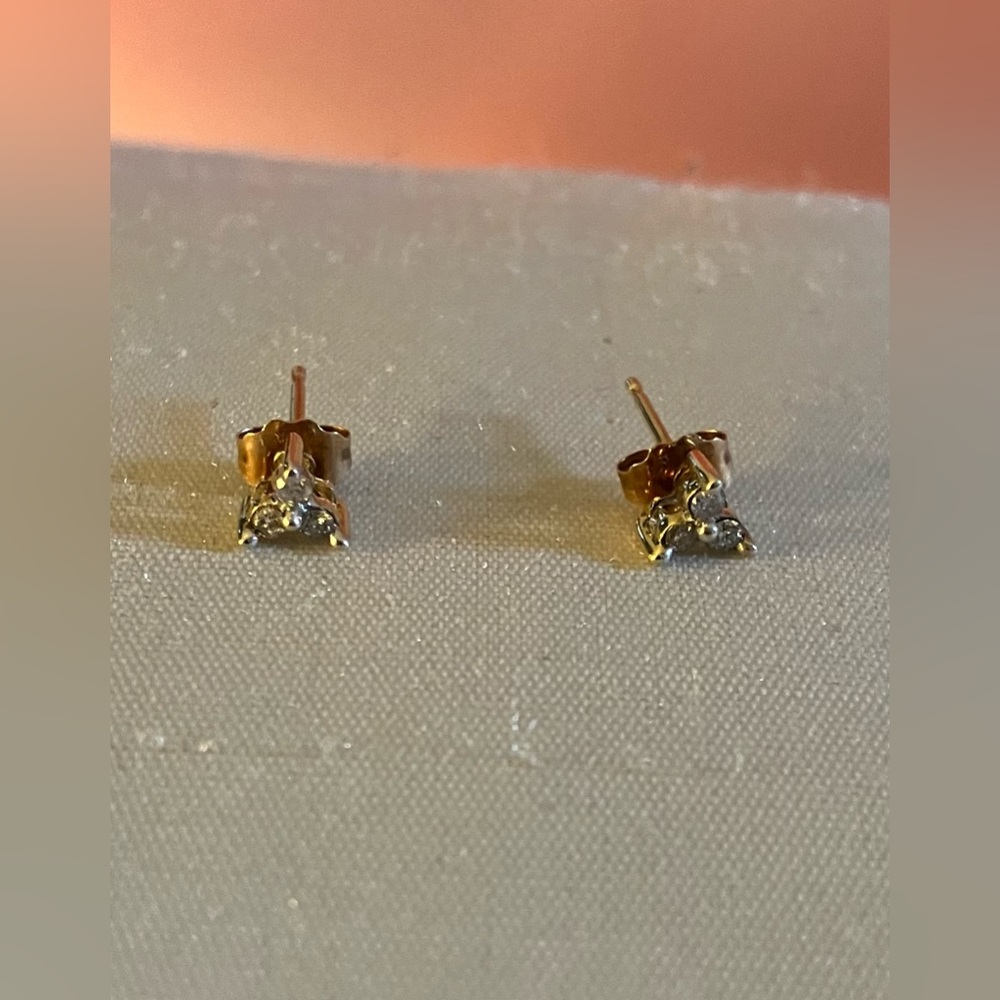 10k gold and diamond earrings.